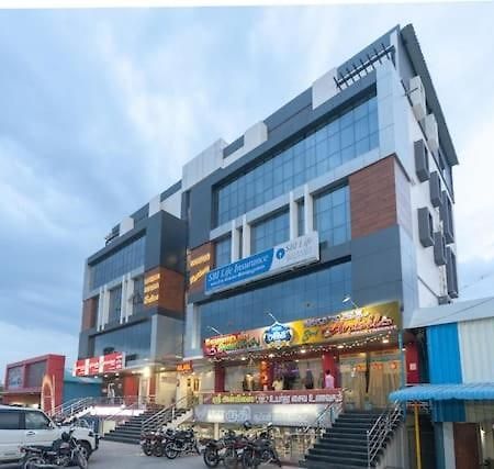 Готель Famous Residency Tiruchirappalli Екстер'єр фото