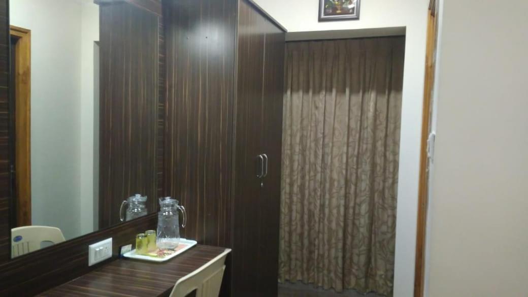 Готель Famous Residency Tiruchirappalli Екстер'єр фото