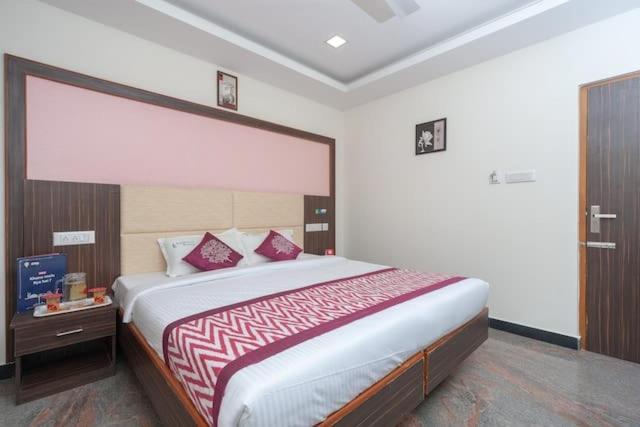 Готель Famous Residency Tiruchirappalli Екстер'єр фото