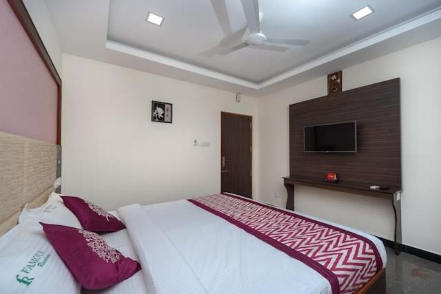 Готель Famous Residency Tiruchirappalli Екстер'єр фото